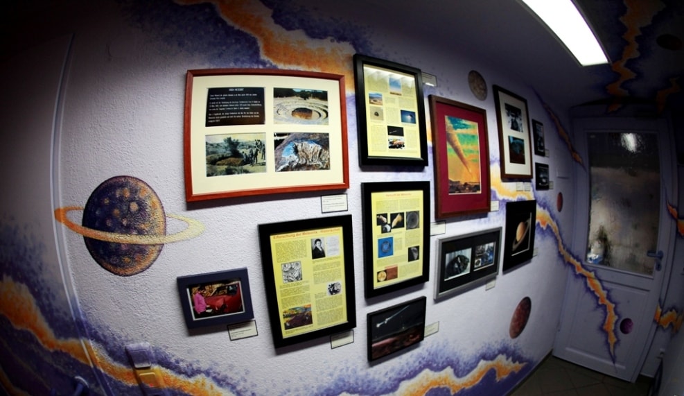 Bildergalerie mit Erklärungen zur Entstehung und Herkunft der Meteoriten und weltweiten Meteoriteneinschlägen